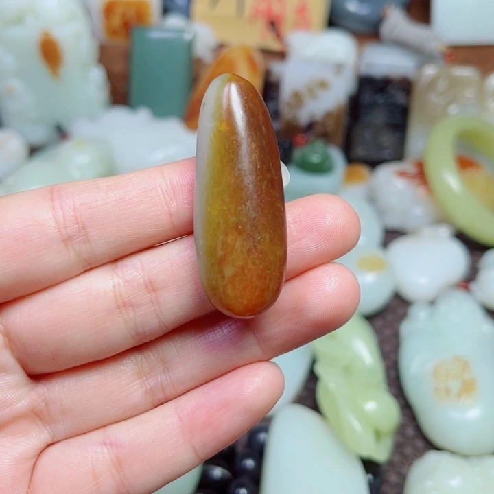 和田玉未镶嵌车挂