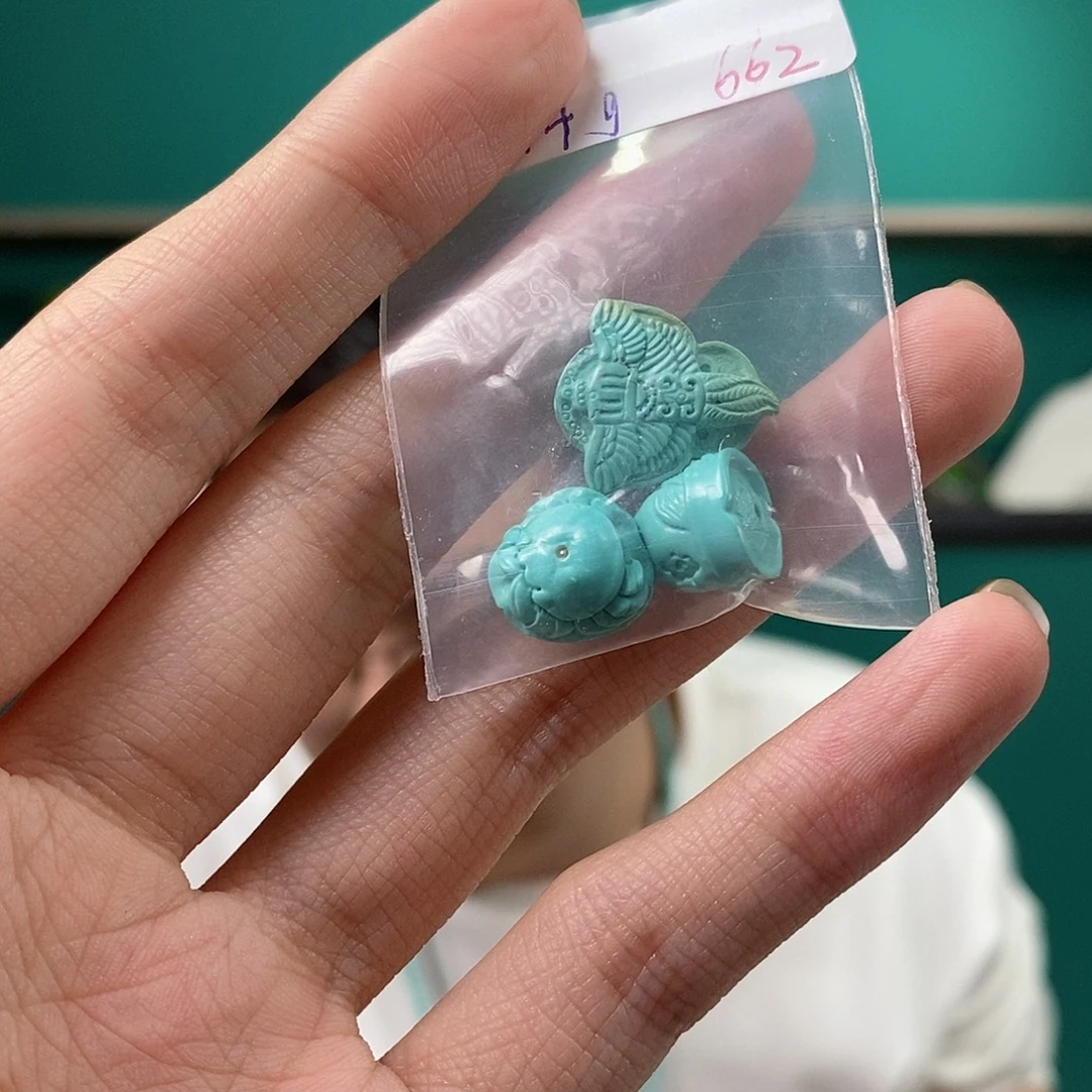 绿松石未镶嵌珠宝奇石