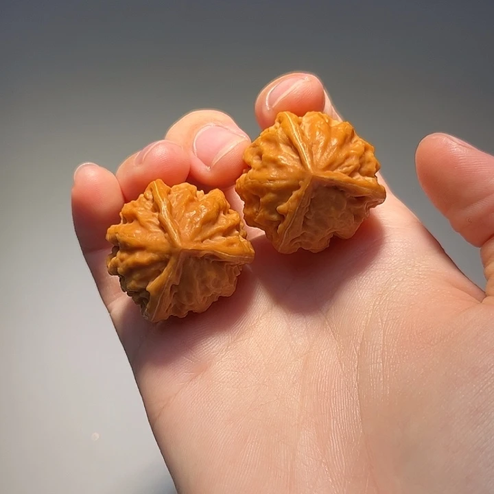 把件文玩核桃三棱478