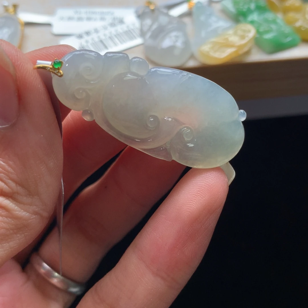 翡翠未镶嵌颈饰吊坠
