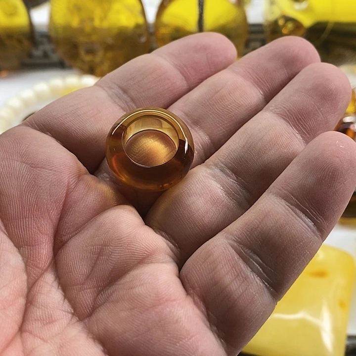 琥珀裸石未镶嵌指圈