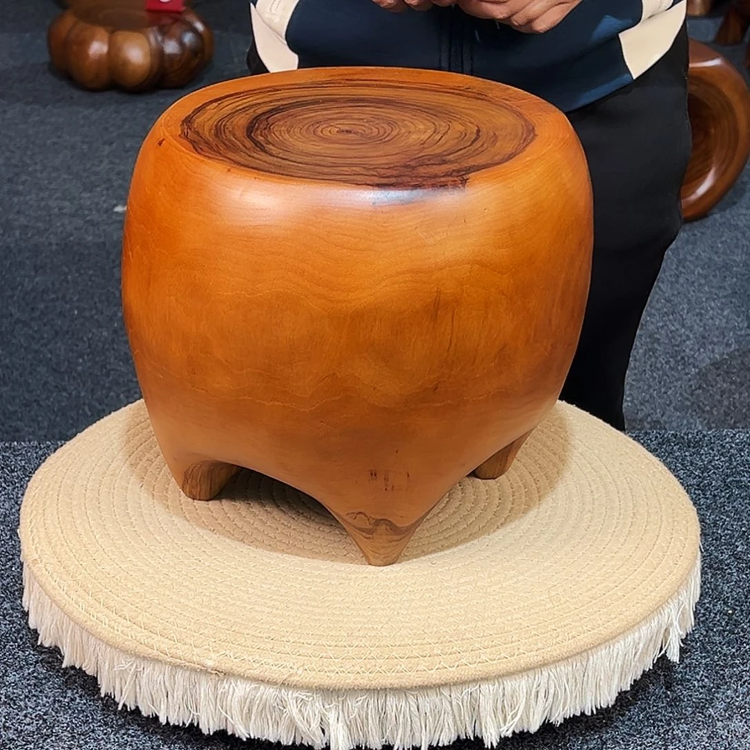 47 号香樟木尺寸：28-28-25cm