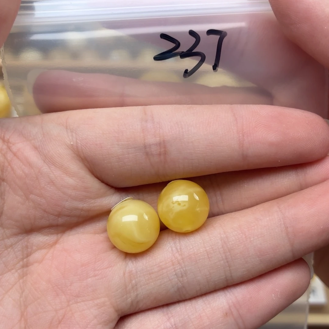 浩***视未镶嵌蜜蜡裸石蜜蜡