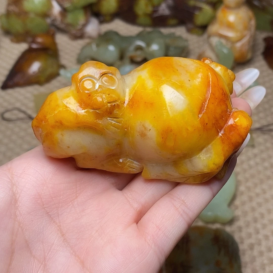 未镶嵌蛇纹石玉颈饰