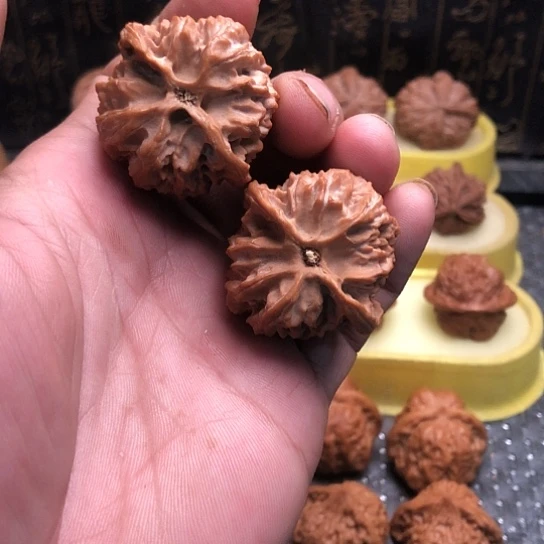 把件文玩核桃苹果园狮子头