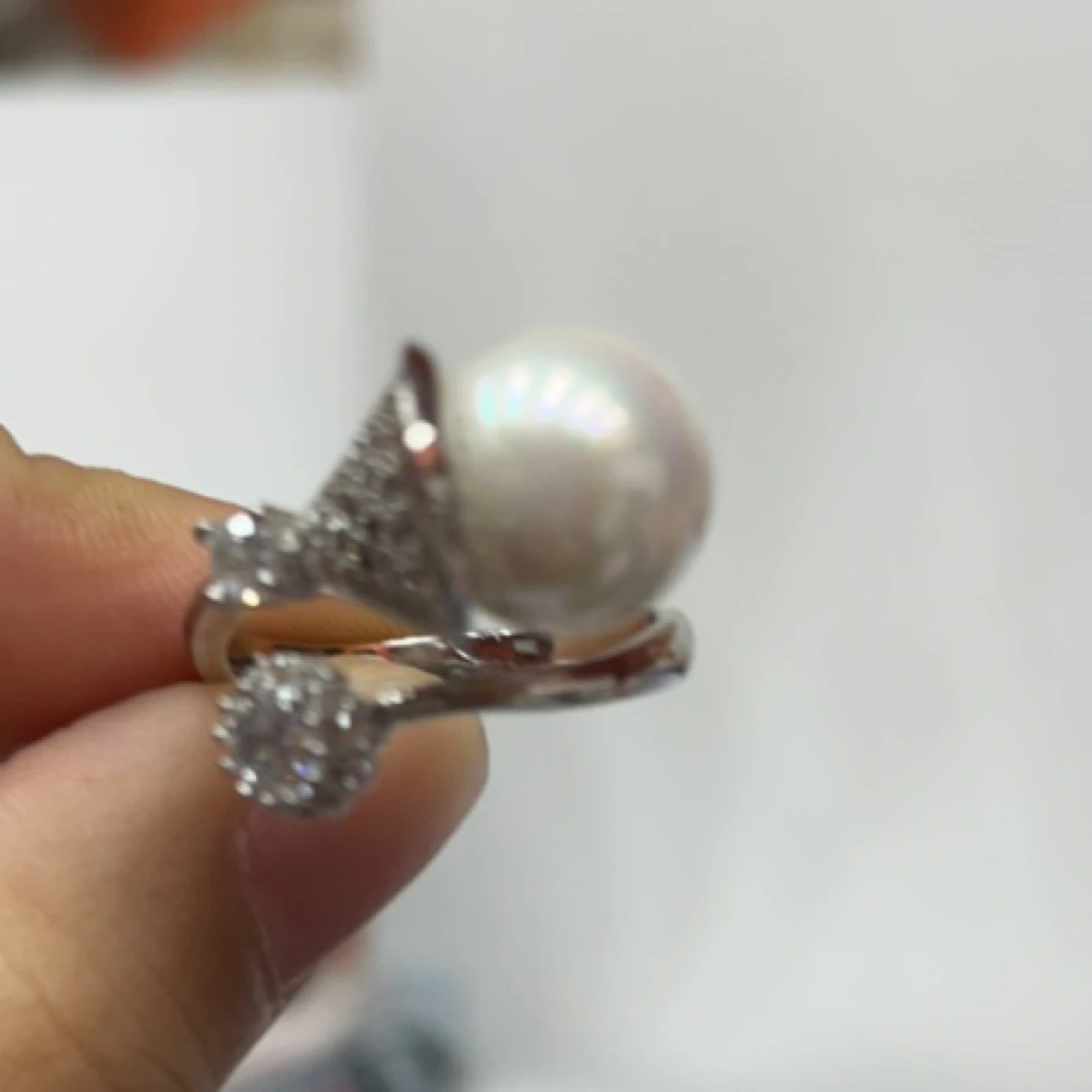 铜合金戒指 26497 镶嵌裙单颗珠珠戒指。银色底