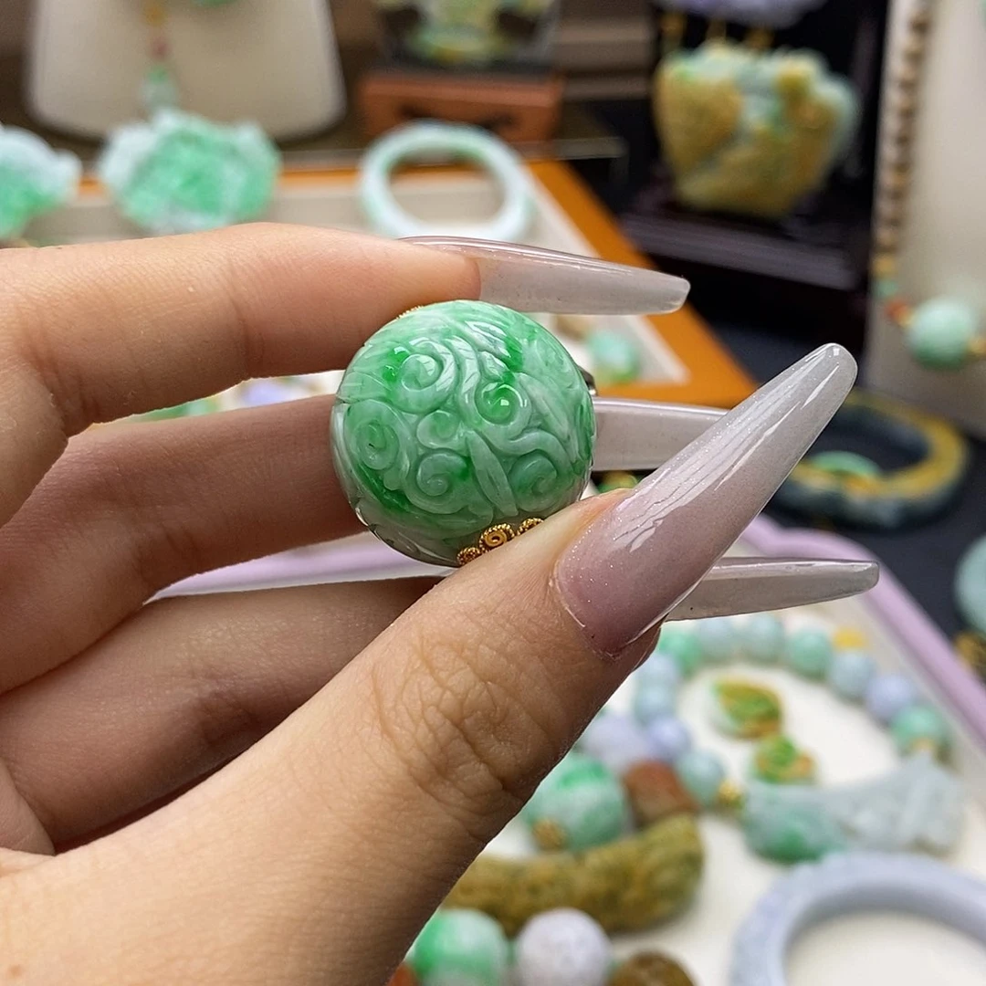 颈饰未镶嵌翡翠天然