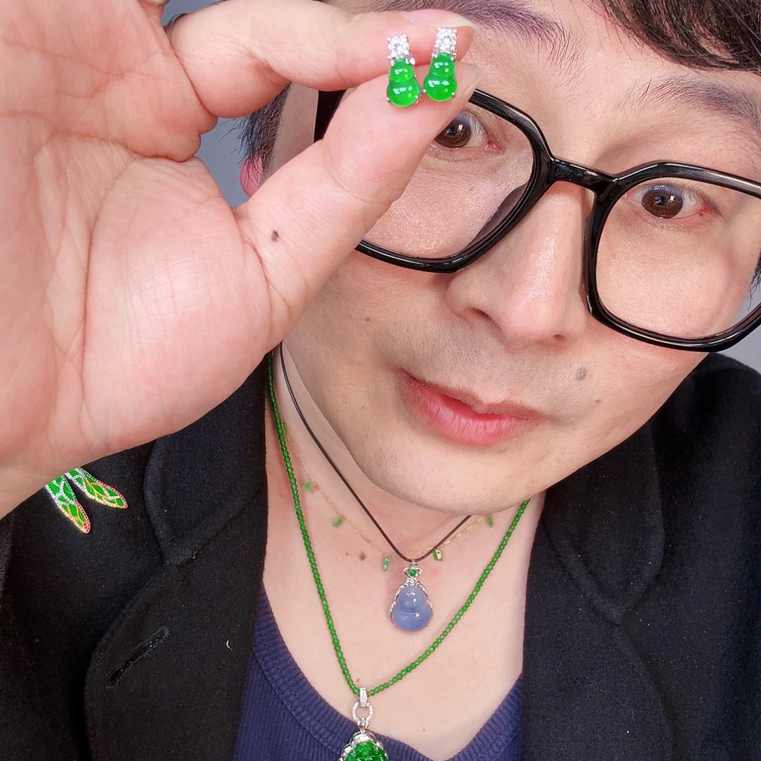 翡翠颈饰未镶嵌一对