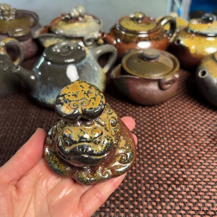 紫砂茶杯金蟾盖只