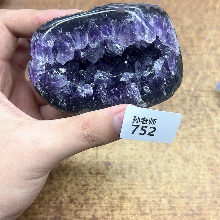 紫晶大型摆件（非配饰）未镶嵌