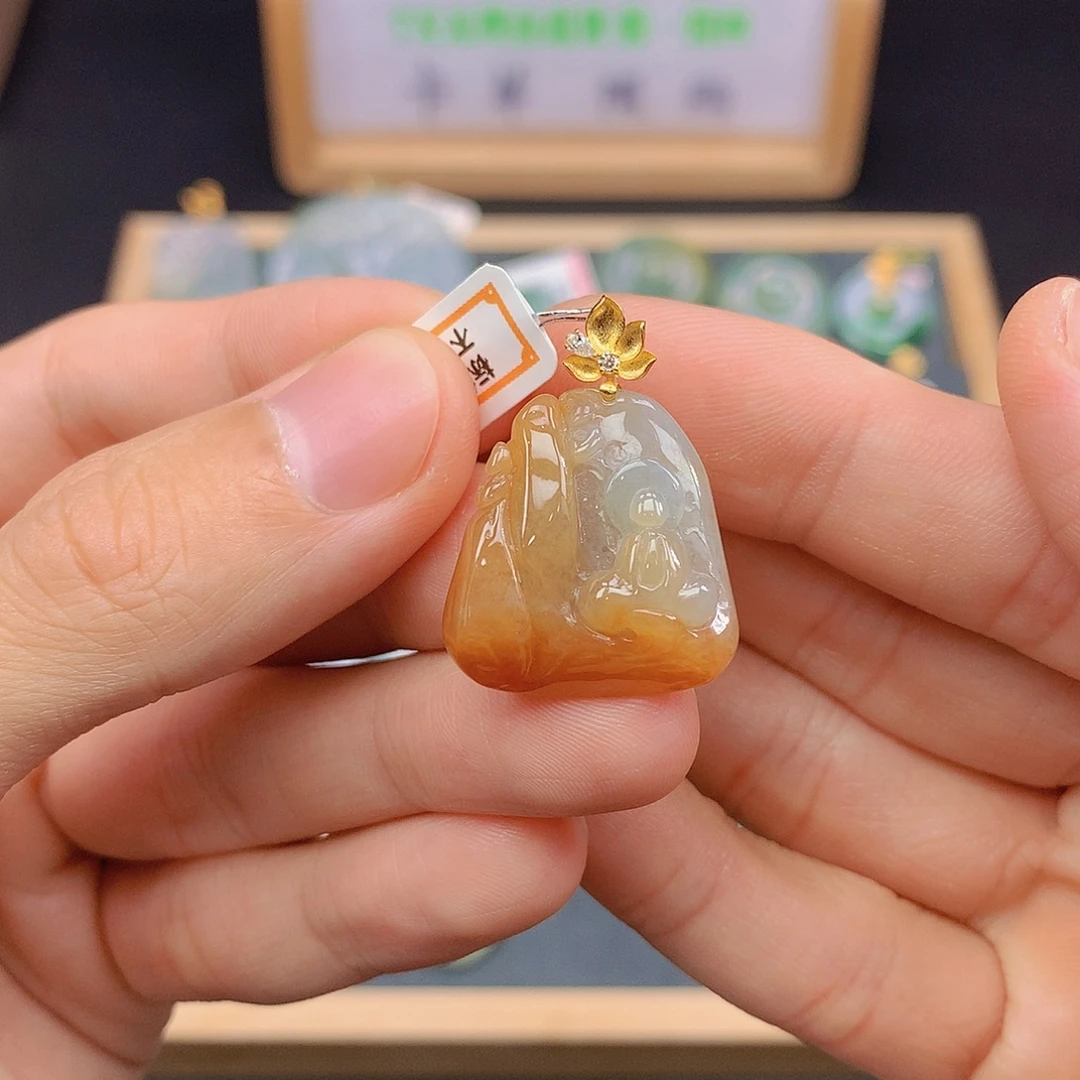 颈饰18K金镶嵌翡翠翡翠