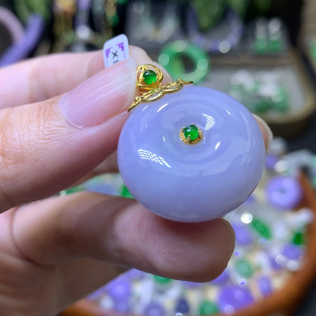 颈饰18K金镶嵌翡翠