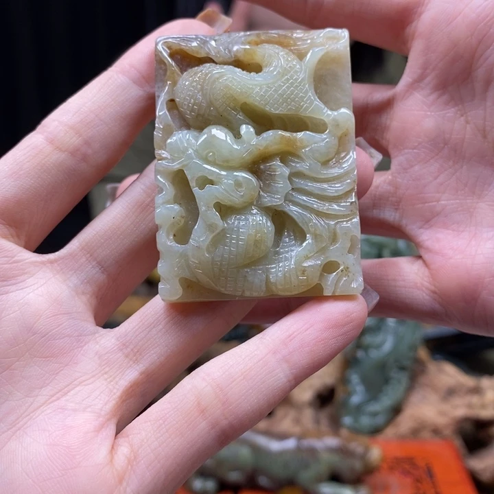 岫岩河磨玉（透闪石质玉）颈饰未镶嵌