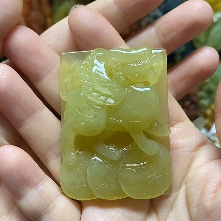 岫玉未镶嵌吊坠(赠链)