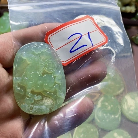 未镶嵌蛇纹石玉颈饰