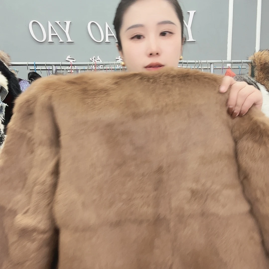 姚小妖家高端皮草