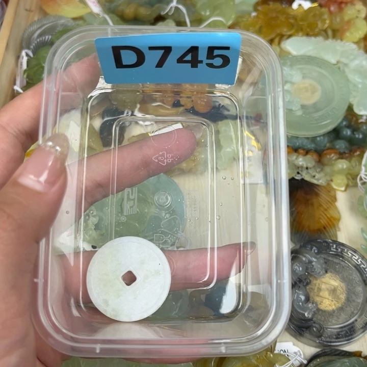 蛇纹石玉足银镀金镶嵌颈饰