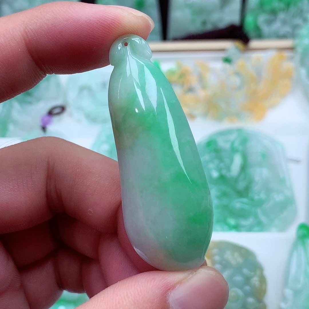 翡翠未镶嵌颈饰翡翠吊坠