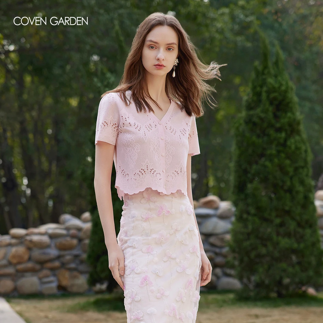 哥文花园 玫瑰镂空短袖针织衫 CLA2034240 COVEN GARDEN