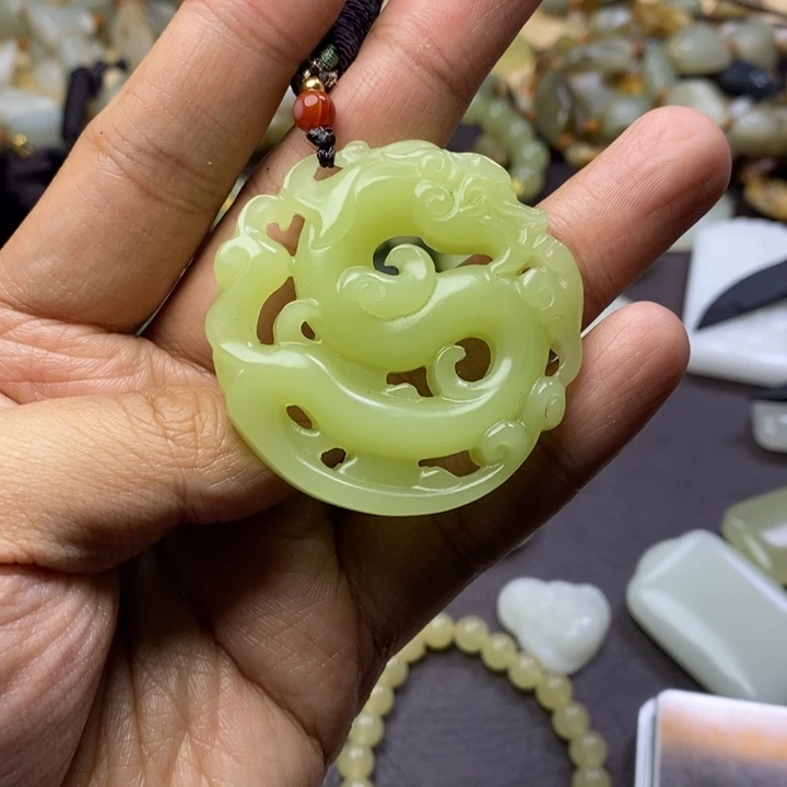 和田玉未镶嵌颈饰