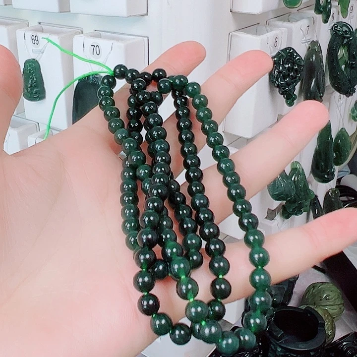 蛇纹石玉颈饰未镶嵌