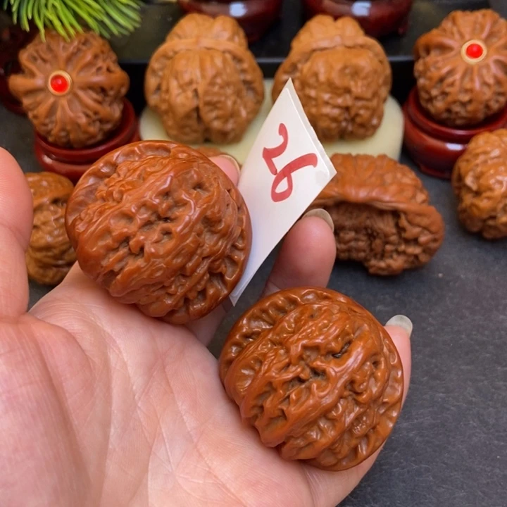 文玩核桃吊坠41白狮子26