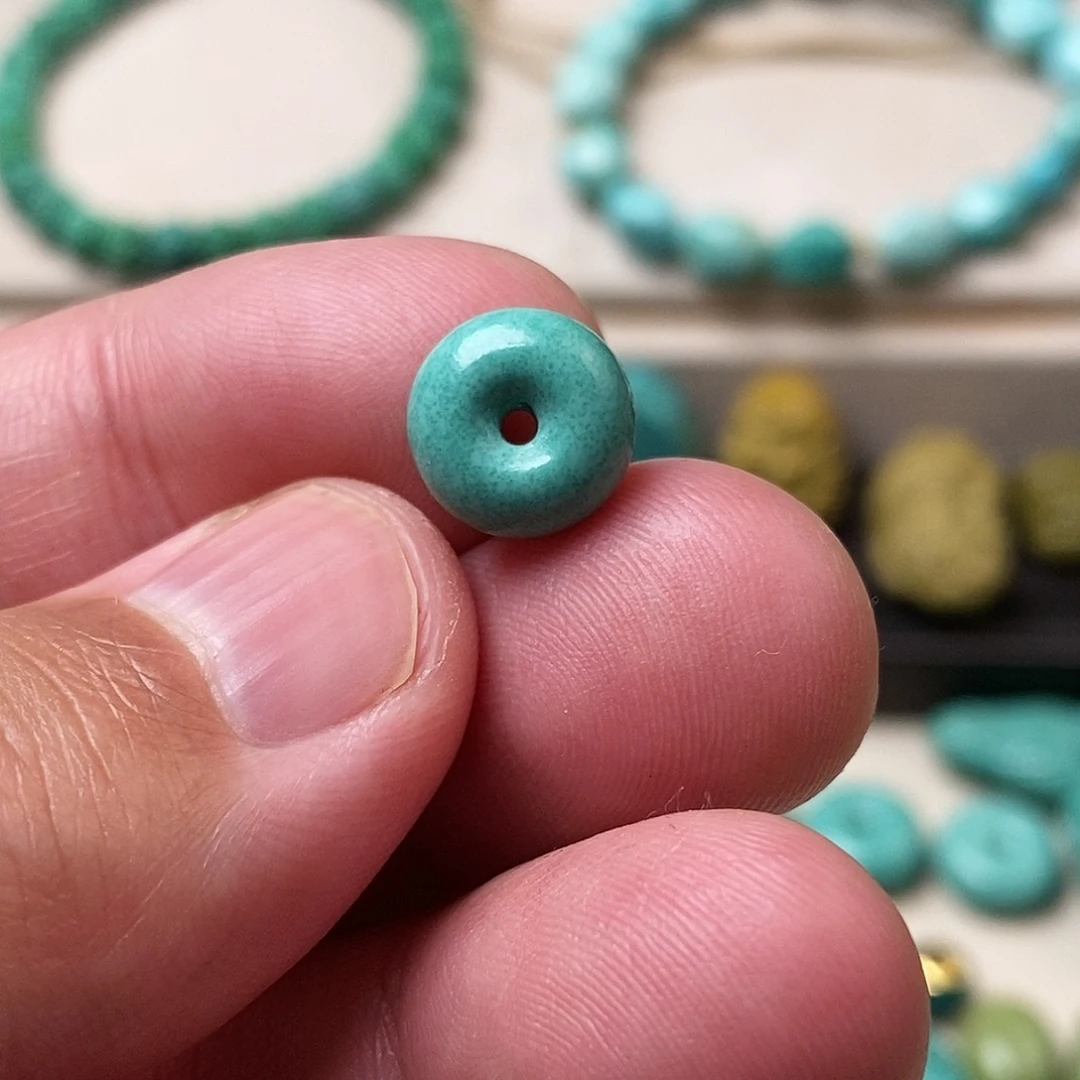 绿松石未镶嵌颈饰