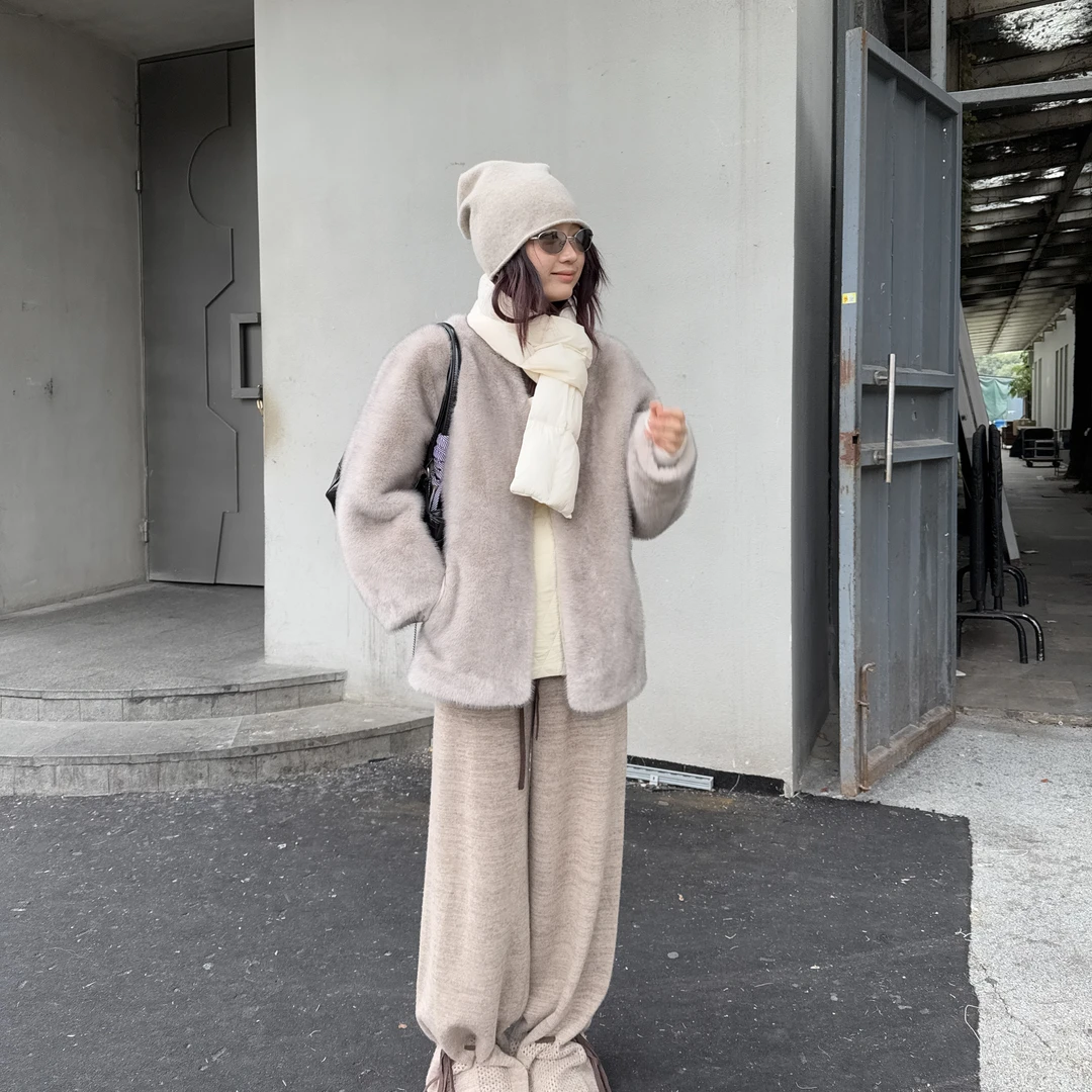 【茉舍】VIVEATIC 女秋冬季宽环保皮毛一体外套 VA241210-1899