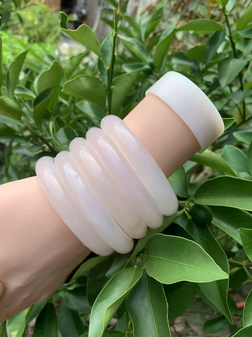白月光手镯（含天然矿物沙）
