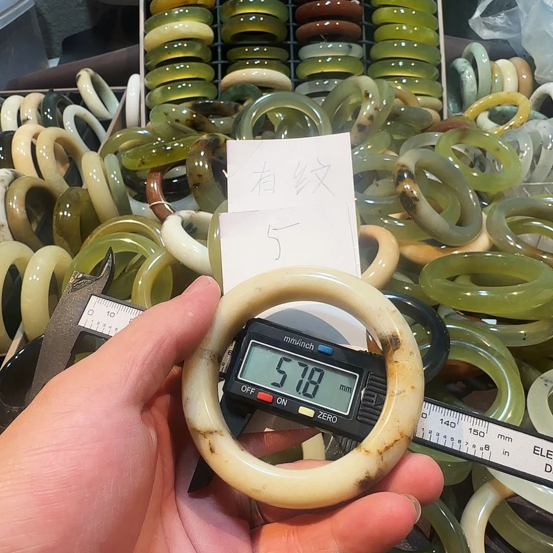 未镶嵌蛇纹石玉手镯