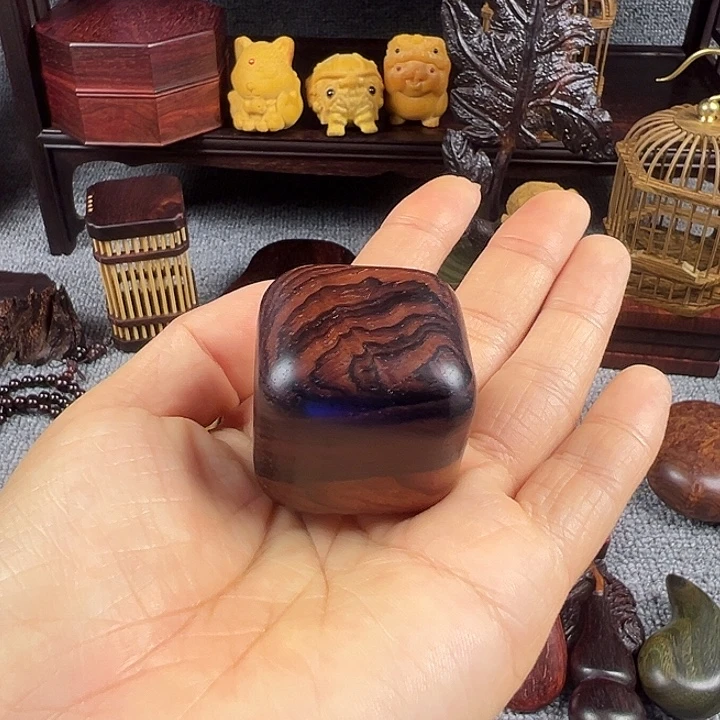 微凹黄檀（南美大红酸枝）