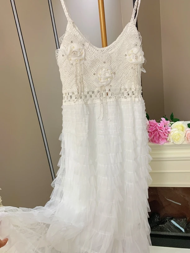 镂空吊带夏季拼接蛋糕裙连衣裙白色轻奢性感吊带裙