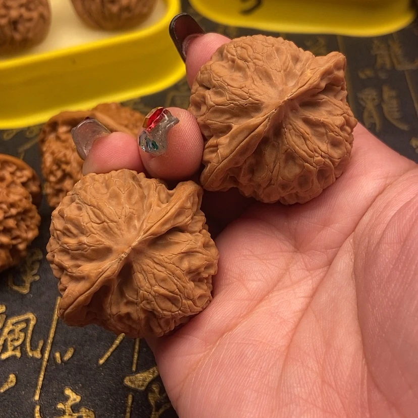 【闪购商品】文玩核桃把件ℋ****宫灯