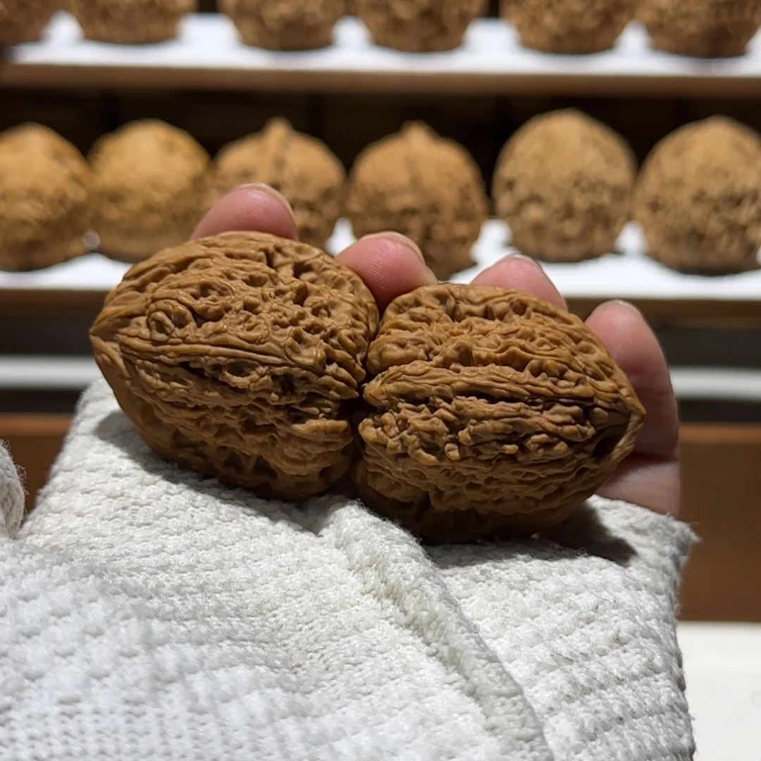 文玩核桃吊坠涿鹿拉丝纹南疆石