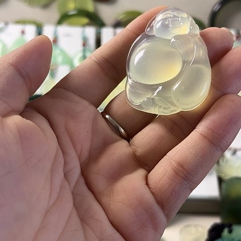 未镶嵌蛇纹石玉颈饰