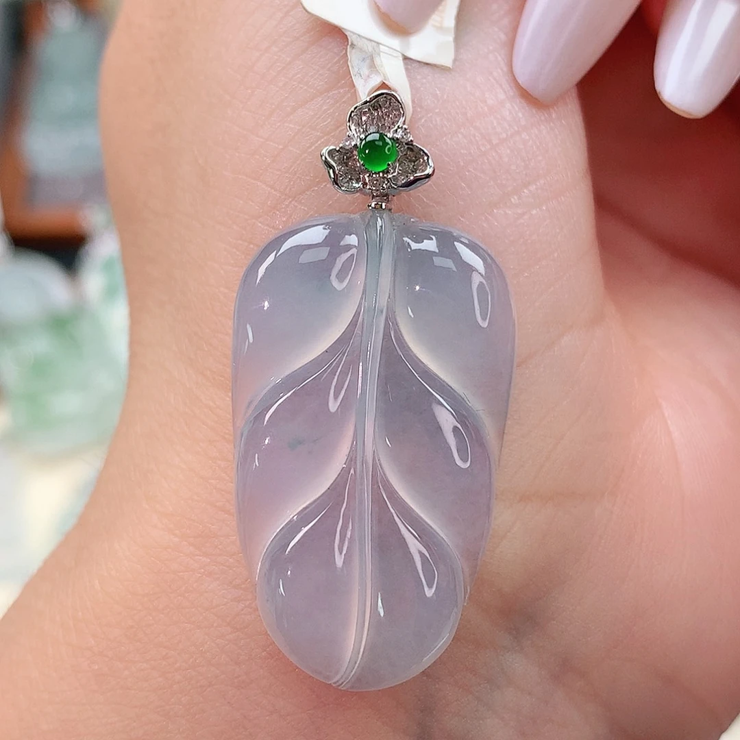 颈饰18K金镶嵌翡翠叶子