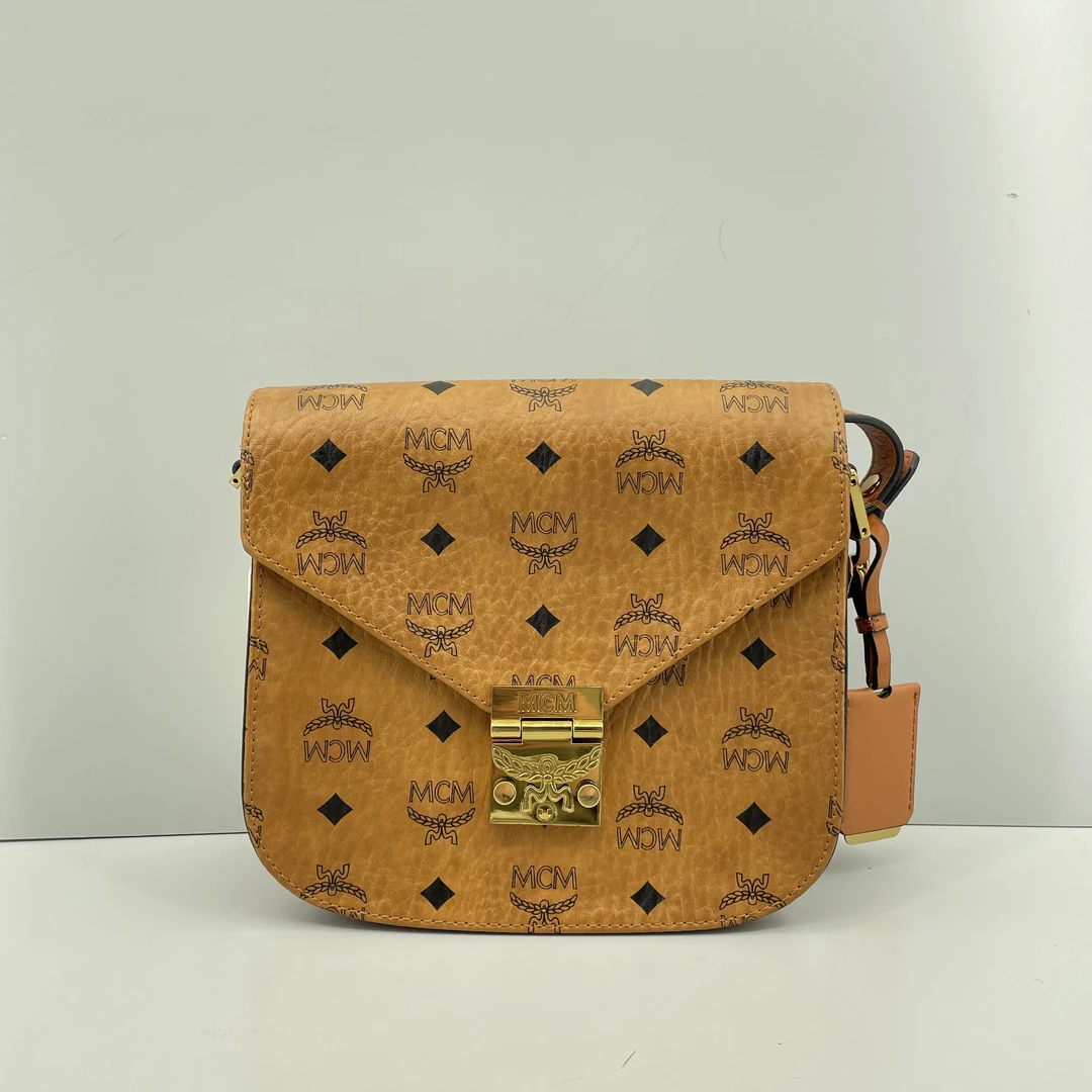 95新 MCM mcm干邑色马鞍包20*20*8cmE031915