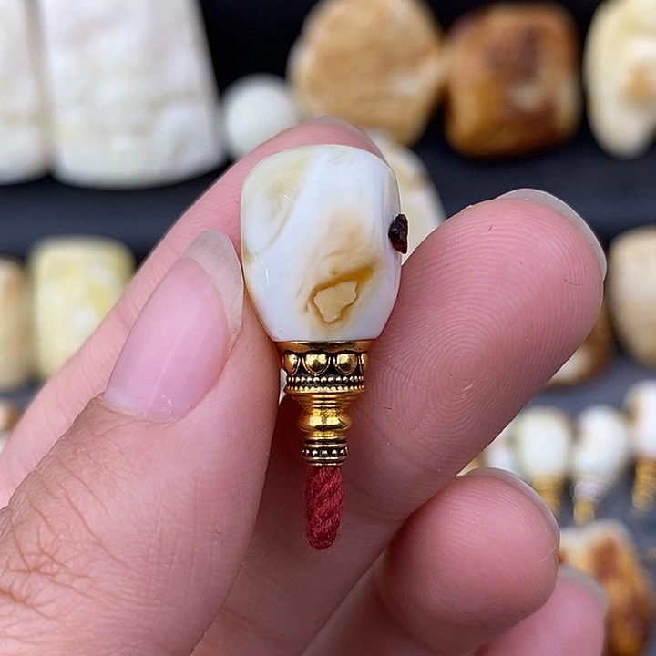 琥珀未镶嵌裸石11瓷白三通c491