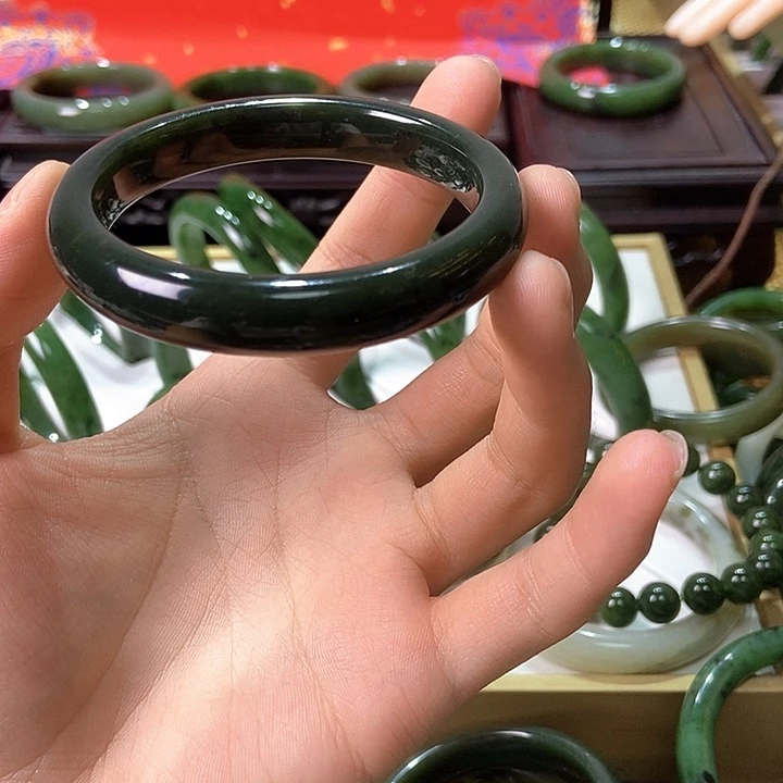 美***想未镶嵌手镯和田玉