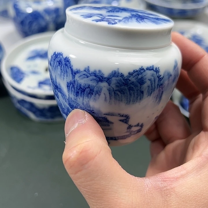 微瑕柴窑工笔山水醒茶罐