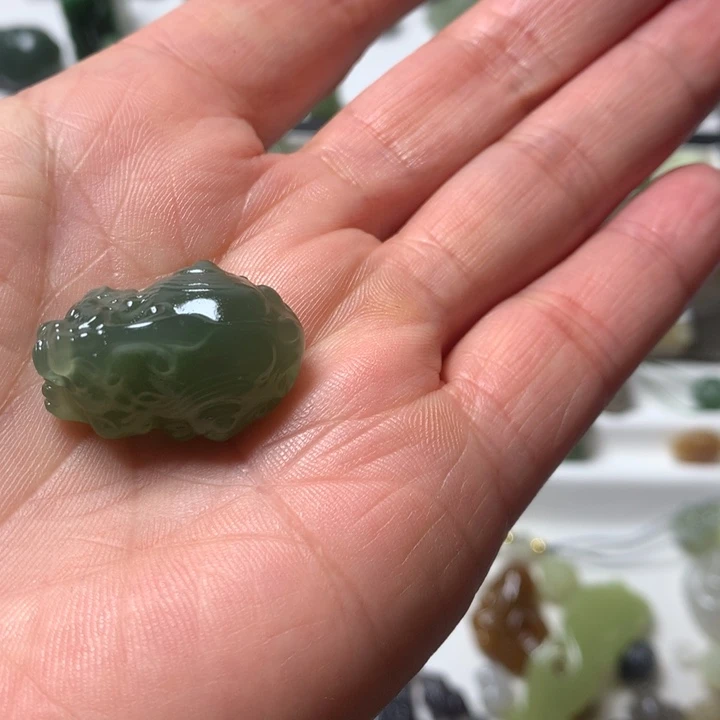 和田玉（糖玉）未镶嵌珠宝奇石