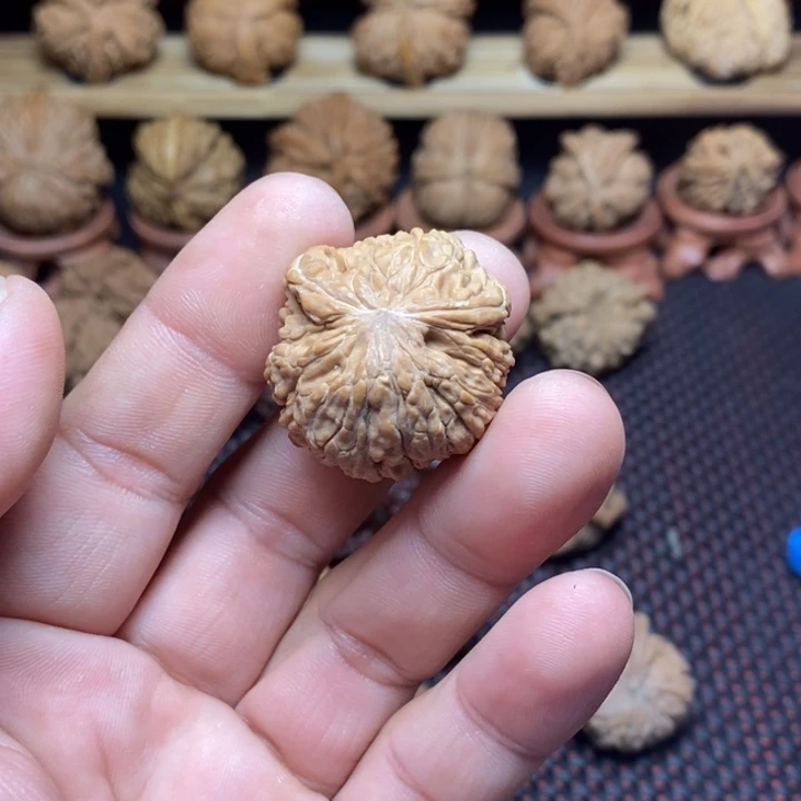 ****饭文玩核桃把件文玩