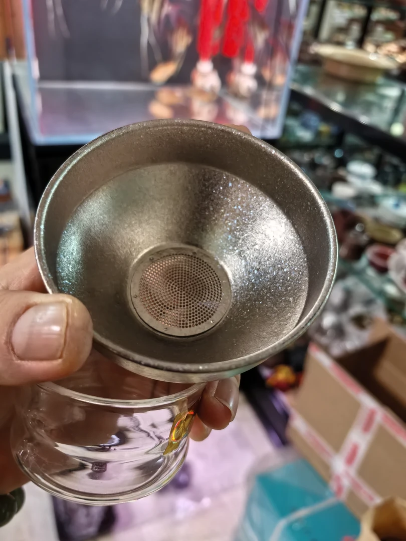钛茶漏，底座玻璃