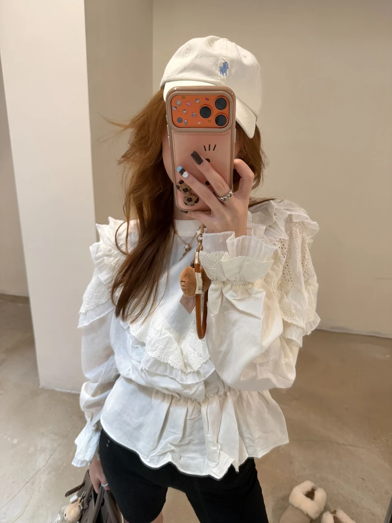 IU INC 花边长袖圆领上衣