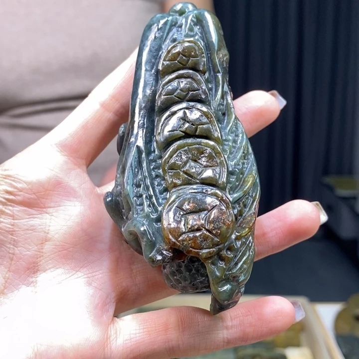 岫岩河磨玉（透闪石质玉）颈饰未镶嵌