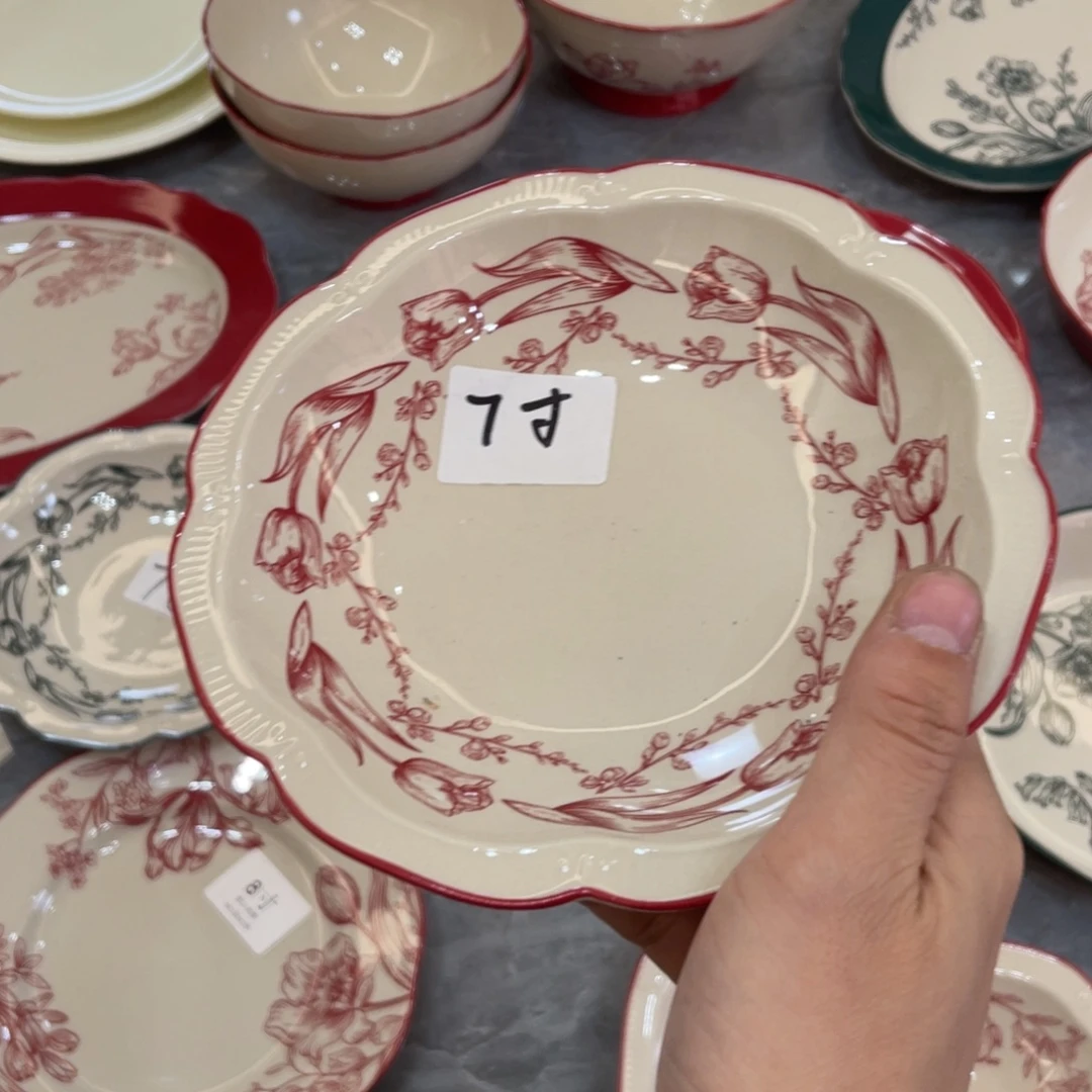 陶瓷微瑕餐具介意勿拍，满18飞！