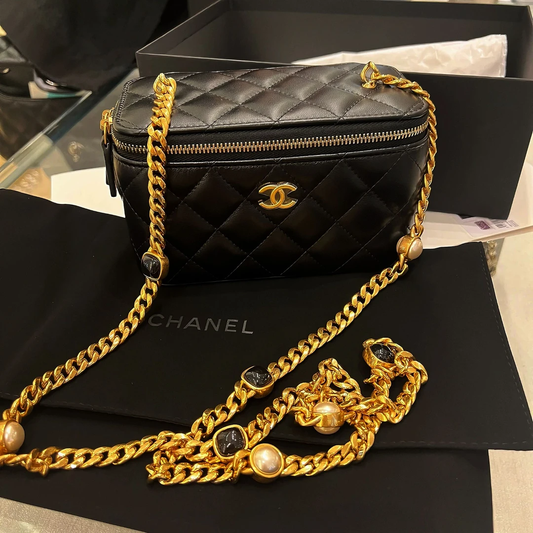 99新 Chanel/香奈儿 0382|香奈儿黑金新款镭射珠宝宝石链条化妆盒