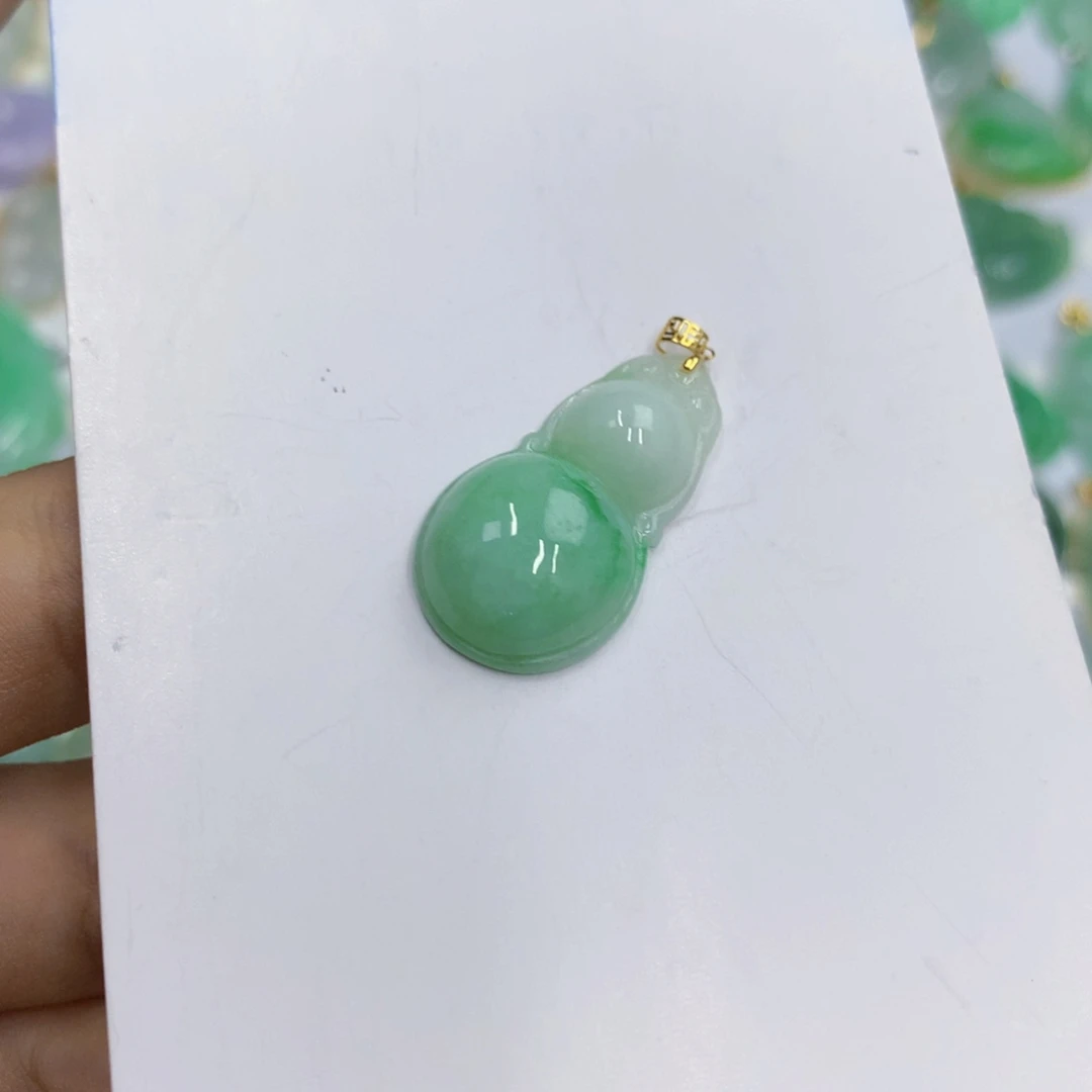 颈饰18K金镶嵌翡翠翡翠