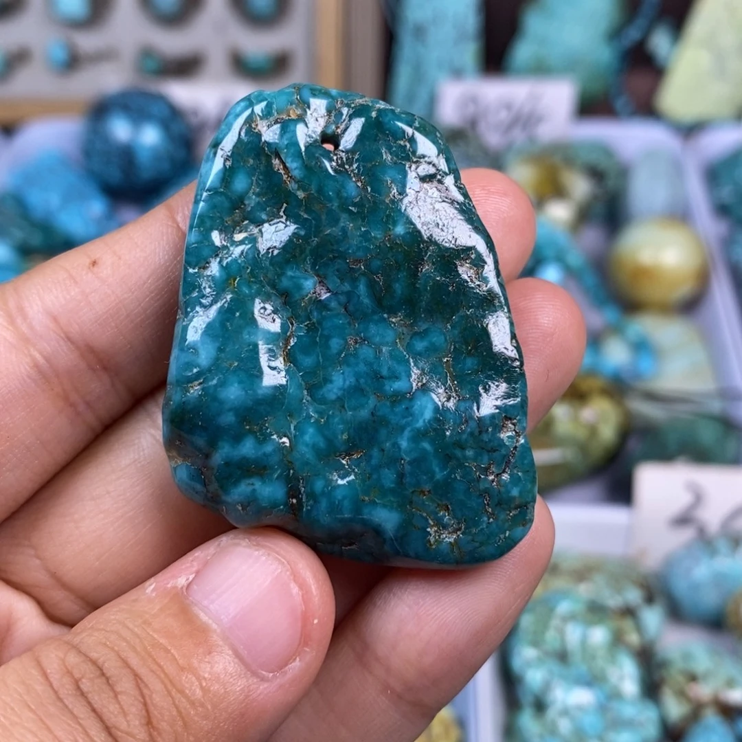 绿松石未镶嵌颈饰