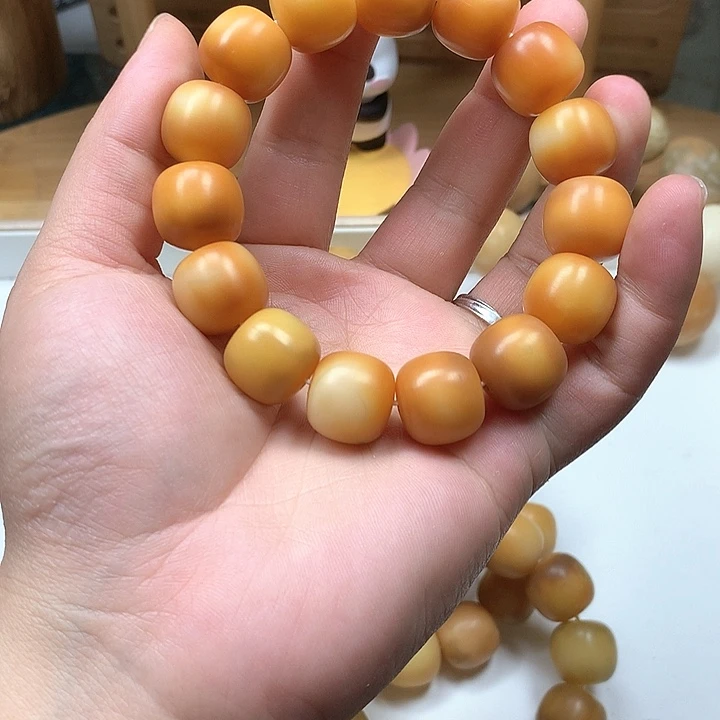 菩提根/象牙果吊坠白**人